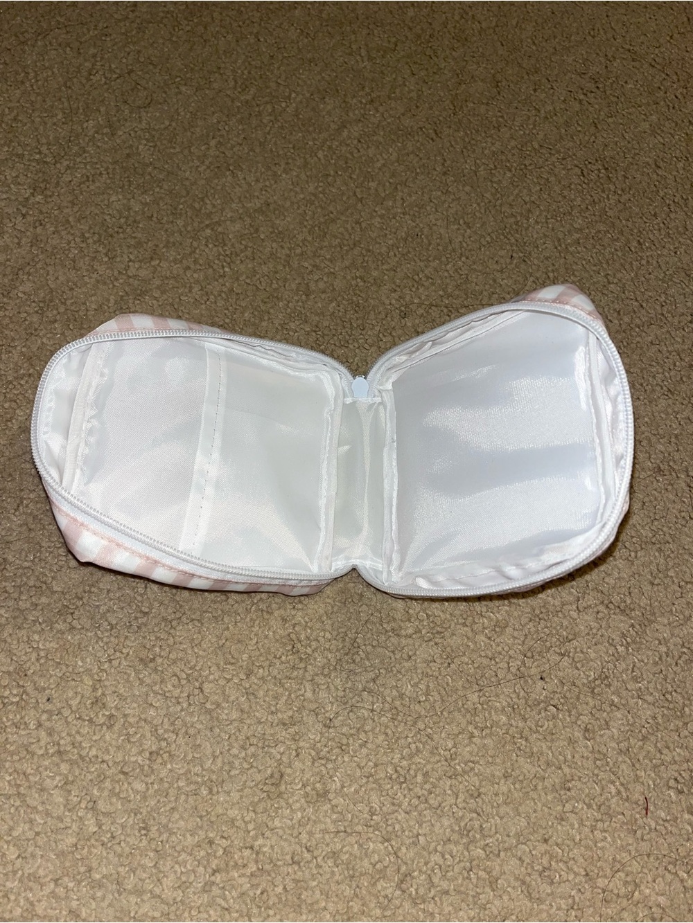 bear pouch - Picture 2 of 2